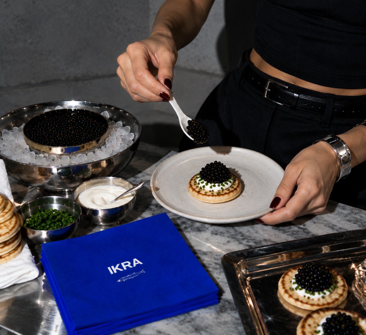 Frisch angerichteter Blini mit Caviar